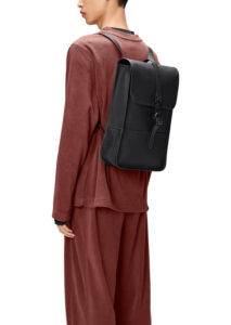 AI25-rains-BACKPACK20MINI2013020BLA_3_P.jpg