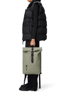 AI25-rains-ROLLTOP20RUCKSACK2013320DFT_4_P.jpg