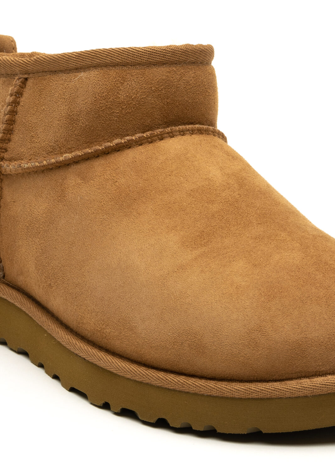 AI25-ugg-1137391CHE_8_P-1.jpg