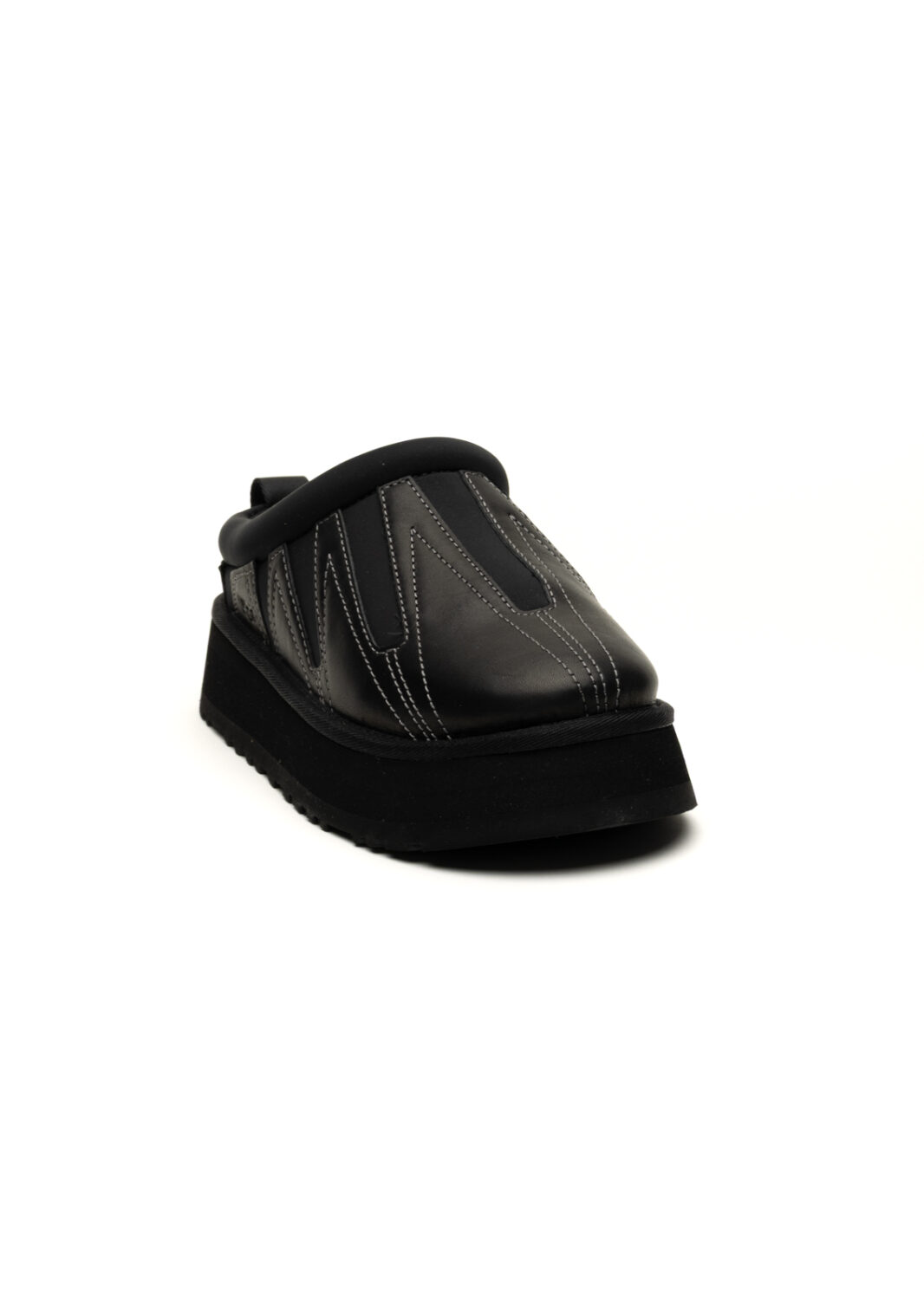 AI25-ugg-1169771BLK_1_P.jpg