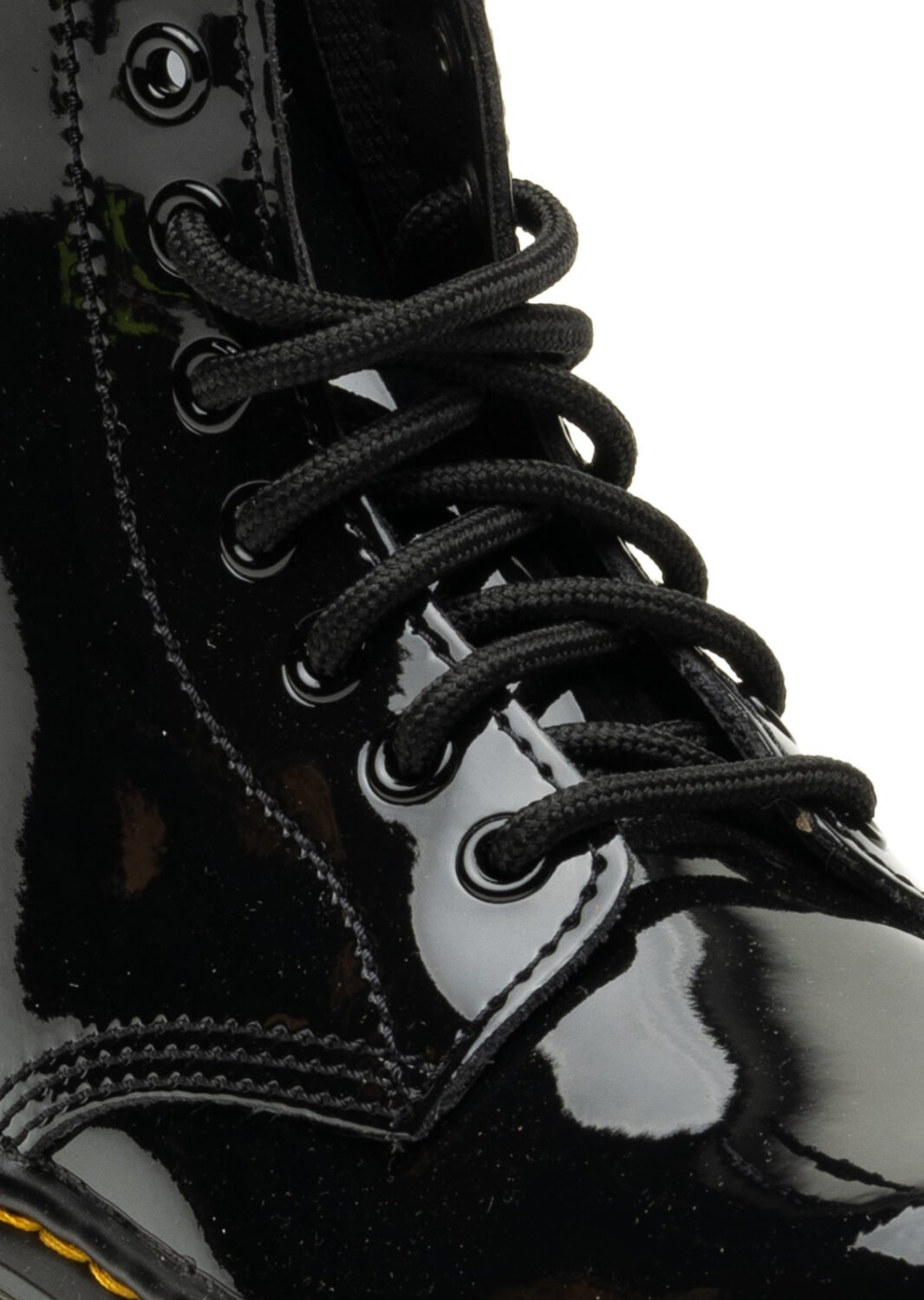 AI26-dr20martens-15382003BLACK_8_P.jpg