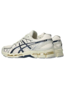 PE26-asics-1203A388104_2_P-1.jpg