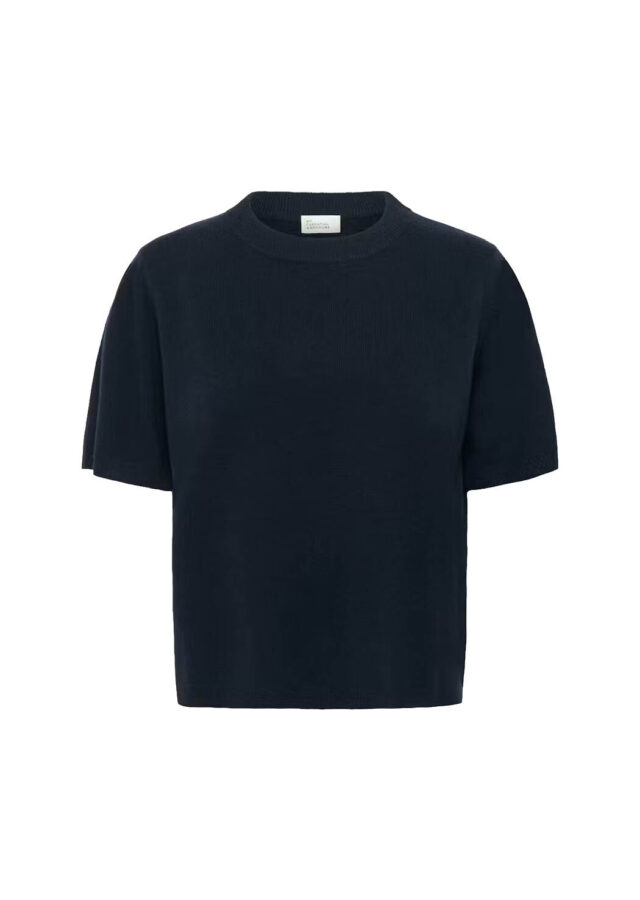 PE26-my20essential20wardrobe-10705421103565.jpg