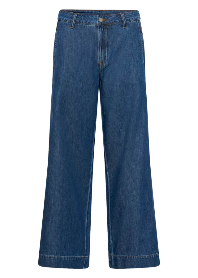 PE26-my20essential20wardrobe-10705062100053.jpg