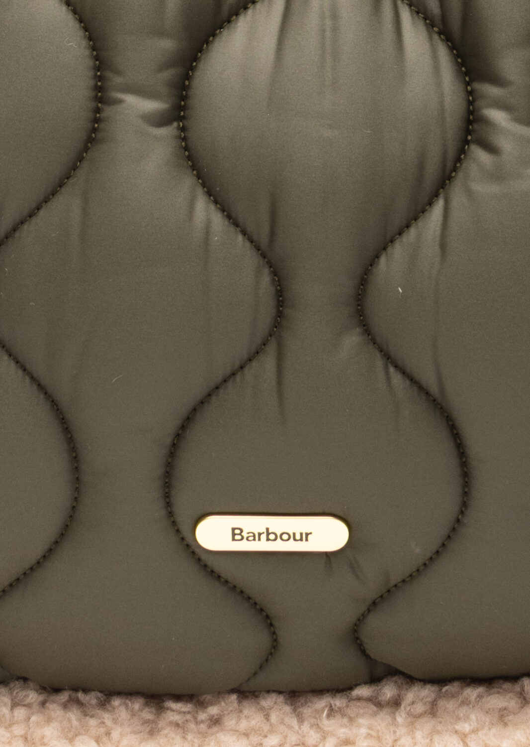 AI25-barbour-LBA048220LBAOL71_3_P.jpg